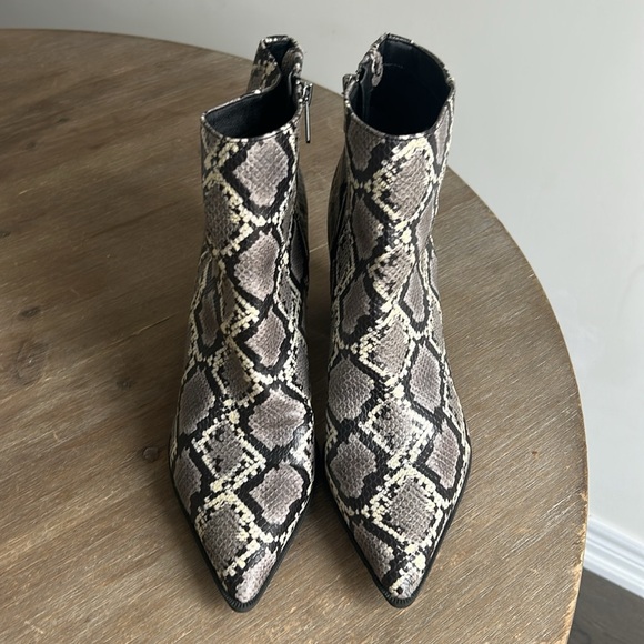 Circus by Sam Edelman Snake Print Pointy Toe Block Heel Ankle Booties Women’s 10 - Picture 9 of 16